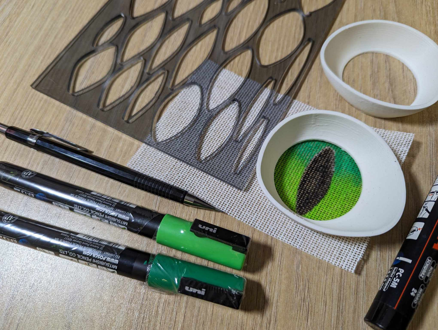 Slit pupil Eye stencil for fursuits, Dino masks, mascots and more